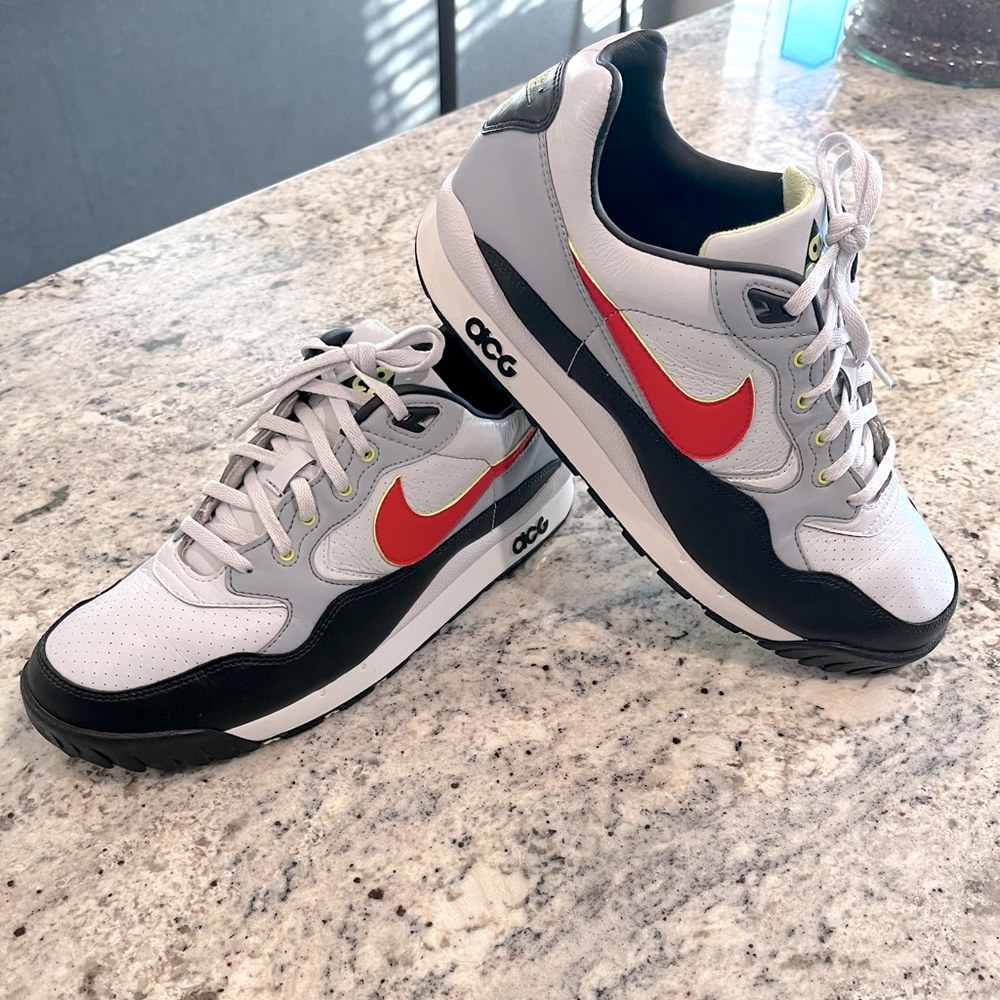 Nike ACG Wildwood 'Platinum Red' AO3116-001. Mens size 10.